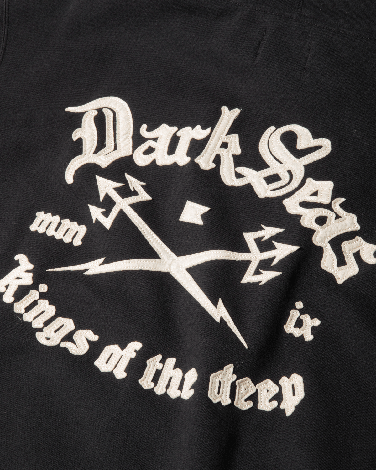 DARK SEAS LANCE SWEATSHIRT